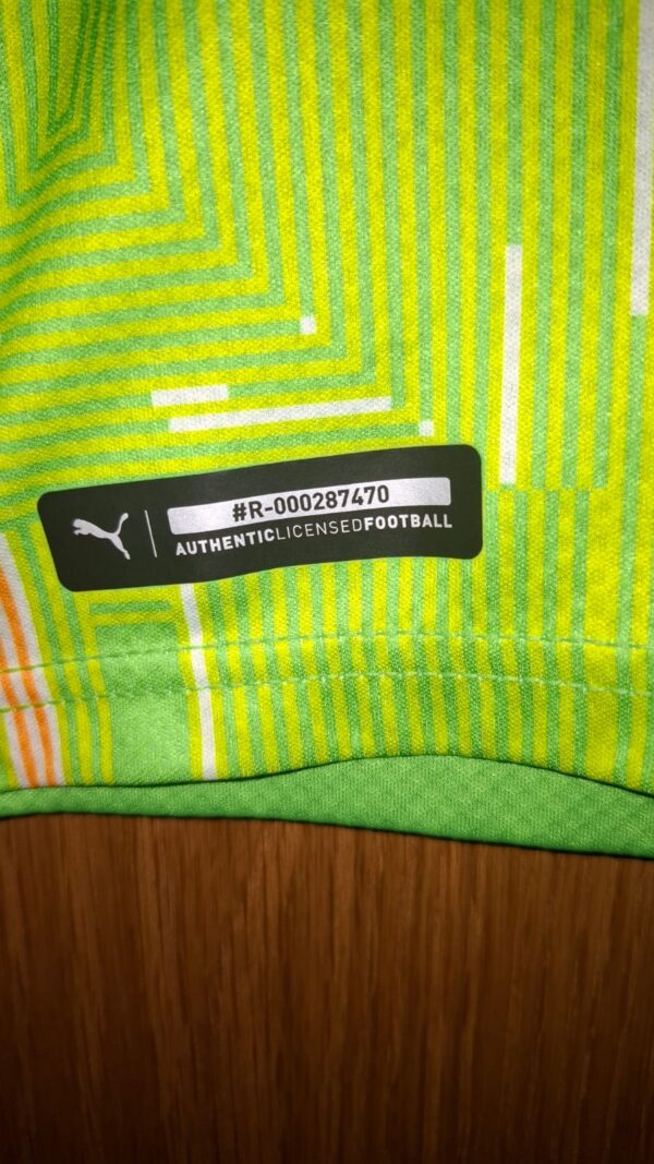 Borussia Dortmund 21/22 GK Kit (M) - Image 3