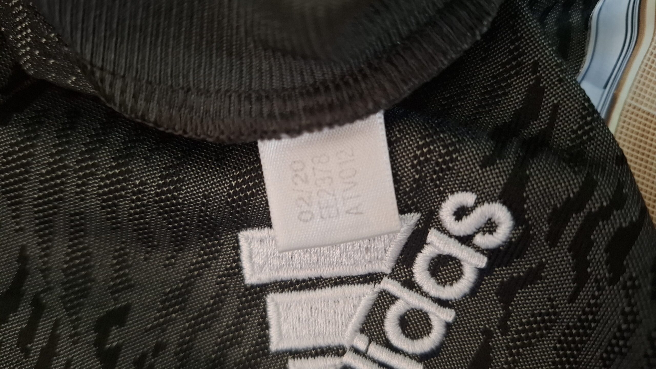 Manchester United 2020/21 Away Kit (S) - Image 2