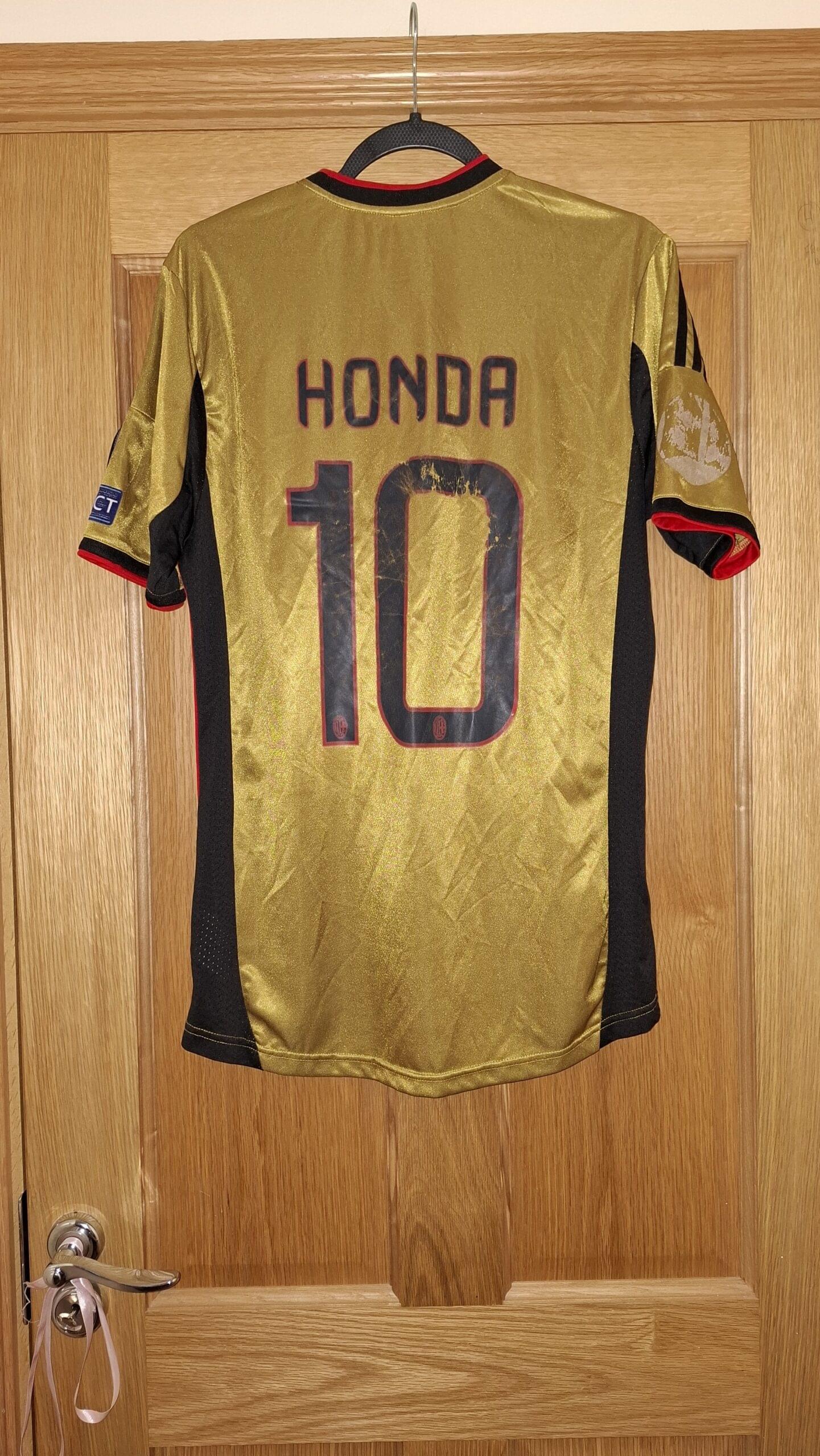 AC Milan 13/14 Third Kit (S) - Image 2